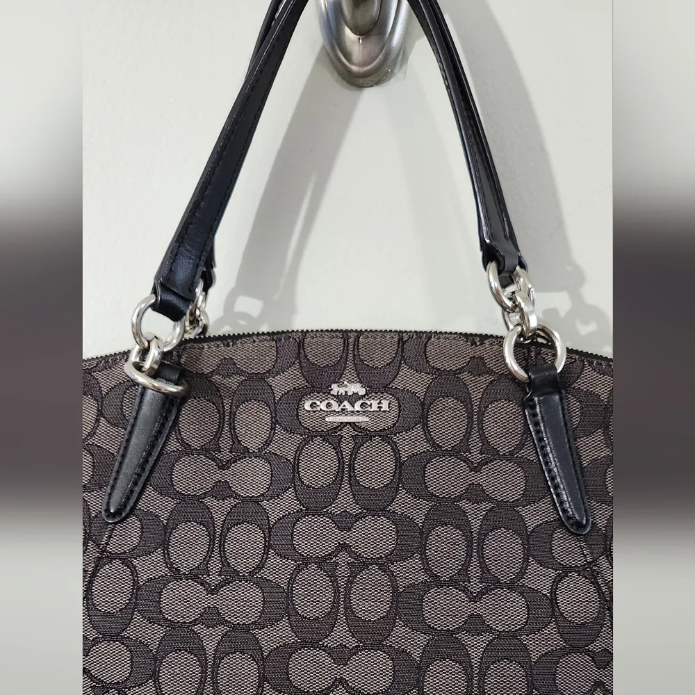 Coach satchel - Picture 2 of 8